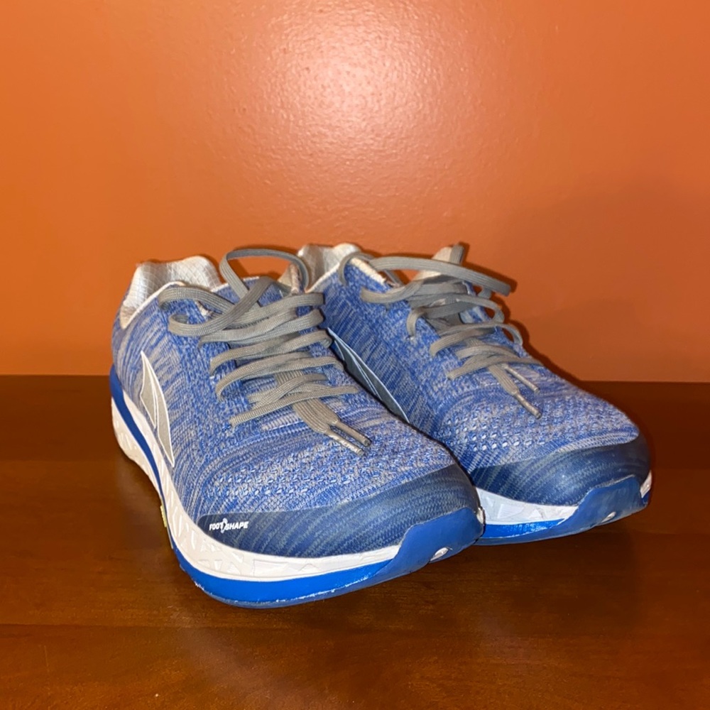 Altra men’s 9.5 paradigm.